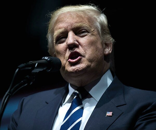 Poll: 39% Say Trump Must Sell His Businesses to Avoid Conflict of Interest