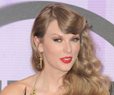 Taylor Swift Surprises Fans With Nashville Show