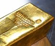Gold Hits Record $4,600 as Trump-Powell Clash Shakes Investors