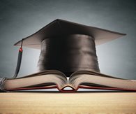 Experts Predict Worsening College Enrollment Declines