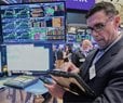 Apple Leads Wall St to More Records as Oil Pulls Back