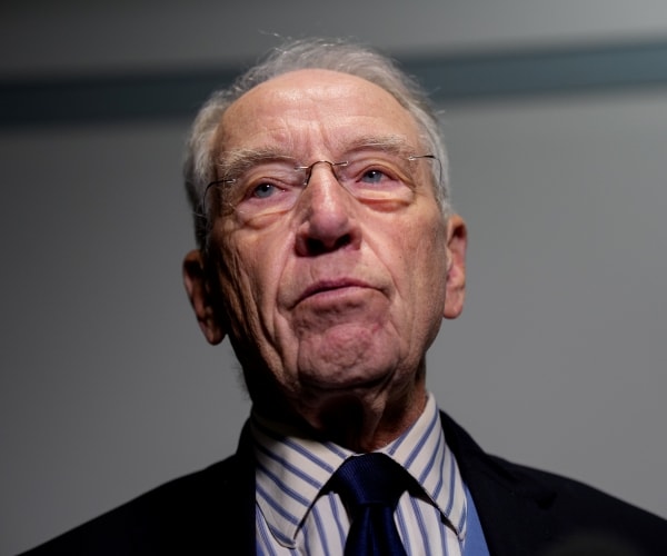 Sen. Grassley: 890 Nazi-Linked Accounts Discovered at Credit Suisse