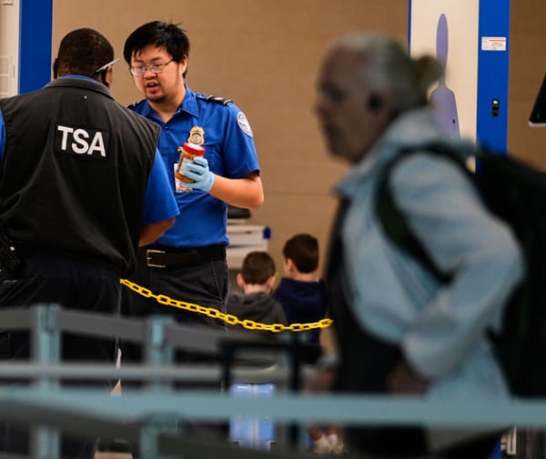 US Says 10 Percent of Airport Security Officers Did Not Work Sunday Amid Shutdown