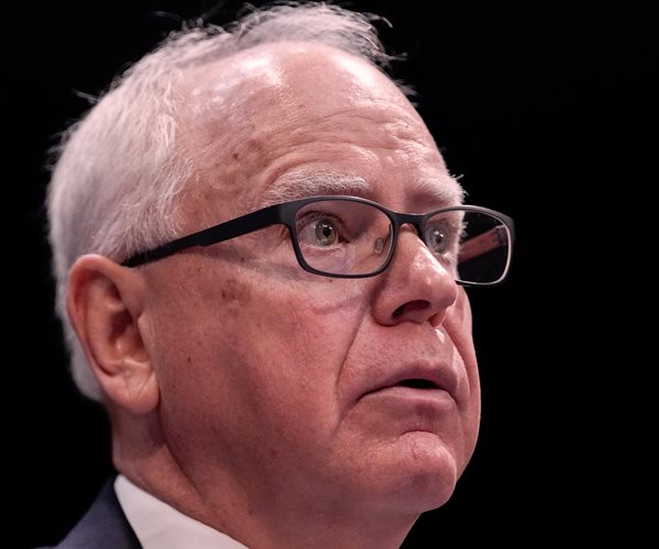 2,000 Federal Agents Hit Minneapolis in Major Crackdown