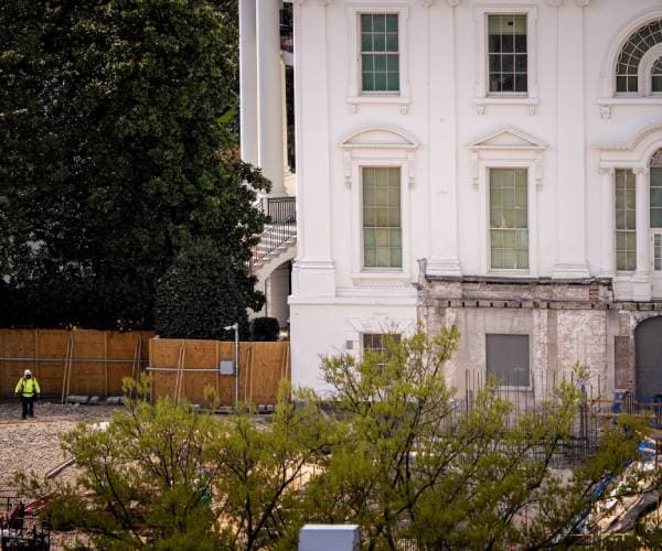 Trump Admin Asks Court to Pause Ballroom Construction Ruling