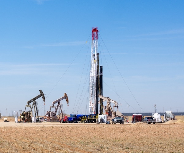 Texas Record Oil Production Stabilizing US Supply Amid War
