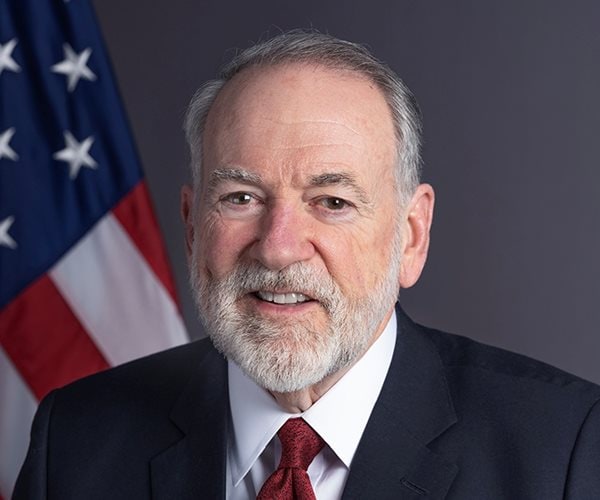 Huckabee Christmas Special Airs 8 p.m. Friday