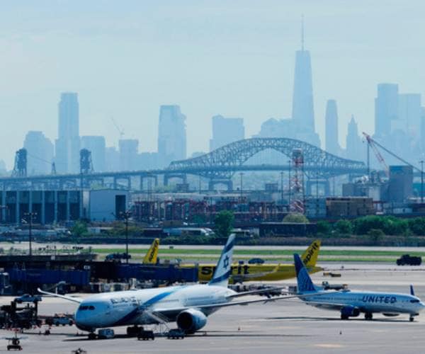 United Jet Hits Semitrailer, Lands Safely