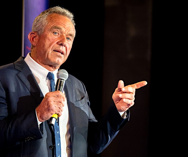 RFK Jr. Faces Midnight Deadline to Qualify for CNN Debate