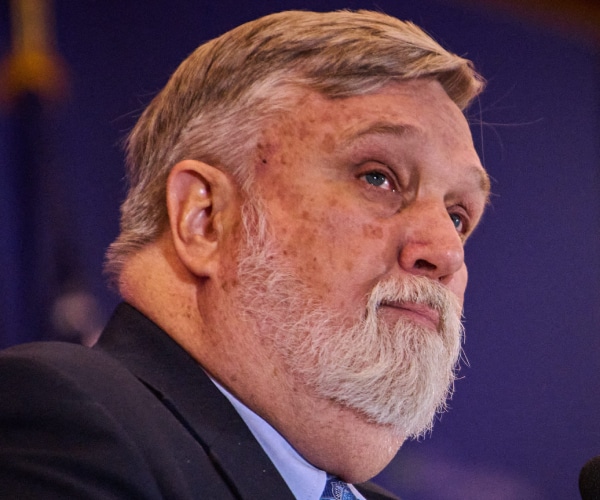 Pentagon Defends Hegseth Invitation to Controversial Pastor