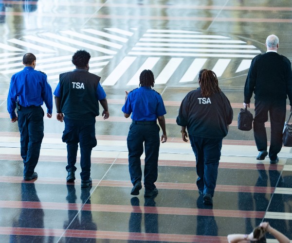 Report: WH Weighs Bypassing Congress to Pay TSA Officers