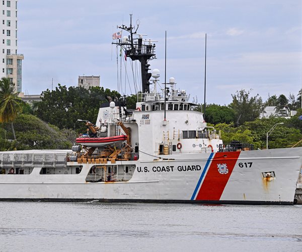 Russia Asks US to Stop Chasing Tanker in Venezuela's Area