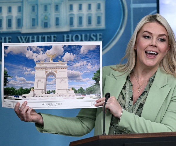 White House Details Plan for 'Triumphal Arch'