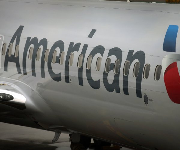 Taxiing Jet Clips Another at Chicago's O'Hare