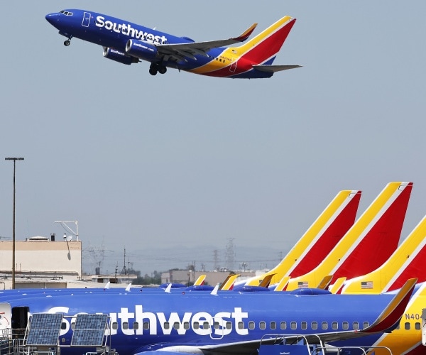 Southwest to Limit Passengers to 1 Portable Charger on Flights