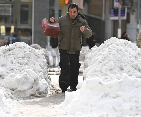 45 Dead as Eastern US Braces for Storm to Worsen