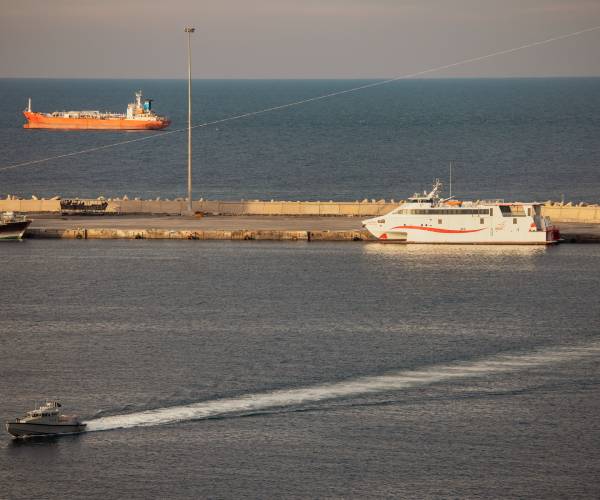 Report: Iran Lays More Mines in Strait of Hormuz