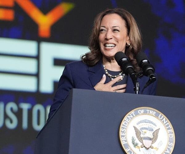 Hospitality Union Endorses Harris, Dismissing Trump's Tax-Free Tips