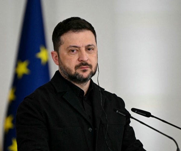 Zelenskyy: US Links Security Guarantees to Ukraine Giving Up Donbas