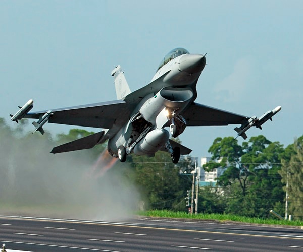 China Should Abandon Threats Against Taiwan, US Diplomat Says