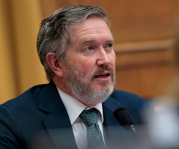 Trump Backs Fmr Navy SEAL for Massie's House Seat