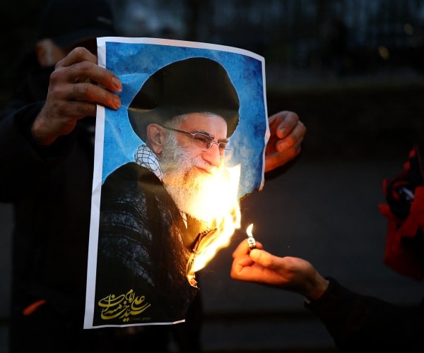 Trump: Khamenei a 'Sick Man,' Time for 'New Leadership' in Iran