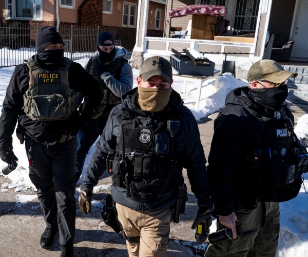 ICE Officers in Minnesota Directed Not to Interact With 'Agitators' in New Orders