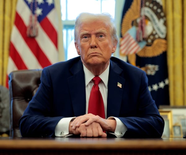 Trump, Schumer Move Towards Deal to Avert Govt Shutdown