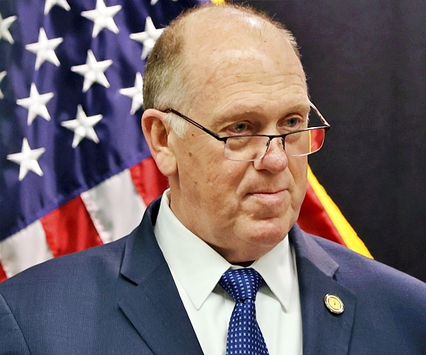 Border Czar Meets With Dem Senators to End DHS Shutdown