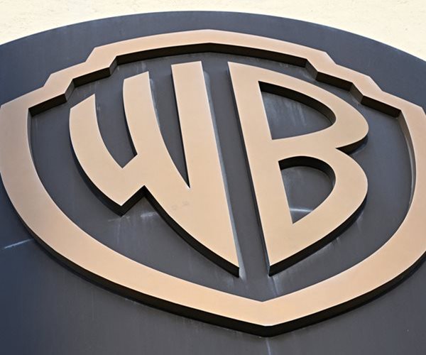 Warner Bros Signs $110 Billion Deal With Paramount