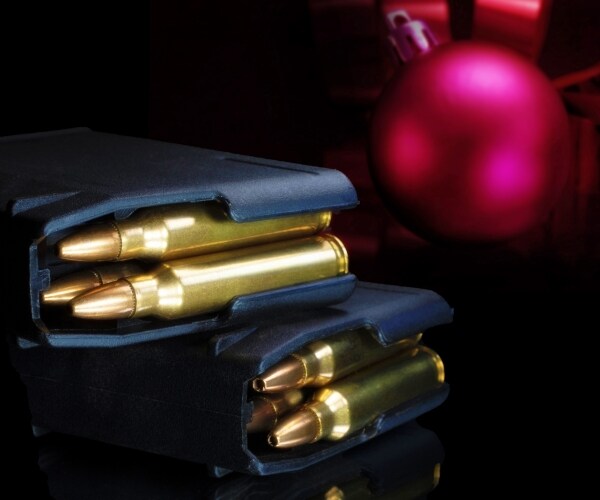 Shooting at Ariz. Airport Leaves 3 Wounded, 1 Stabbed