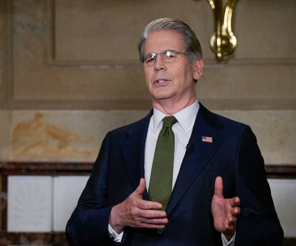 US Threatens Swiss Bank Over Ties to Iran, Russia