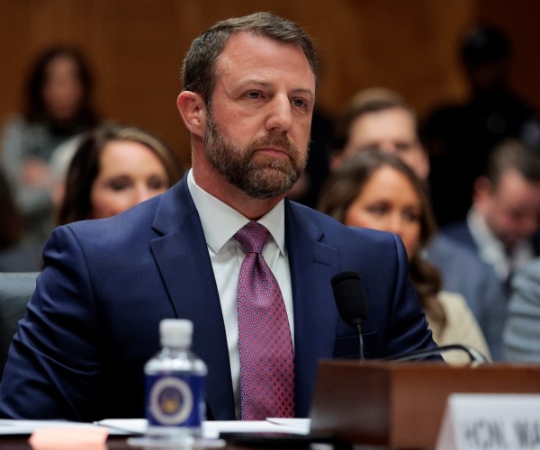 Senate Panel Votes to Advance Mullin for Homeland Chief