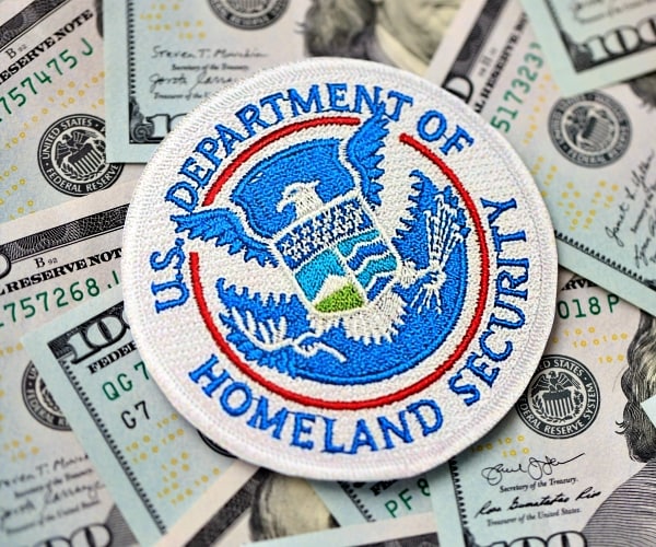 DHS: 100K Miss First Full Paycheck Amid Shutdown
