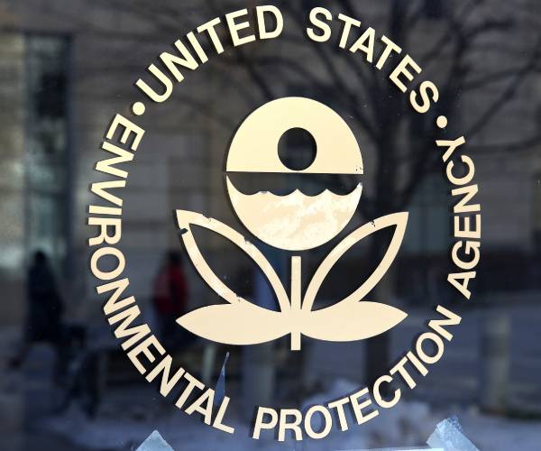 EPA to Reapprove Dicamba Despite Risks
