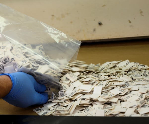 US, China Clash Over Fentanyl and Tariffs at Global Drugs Meeting