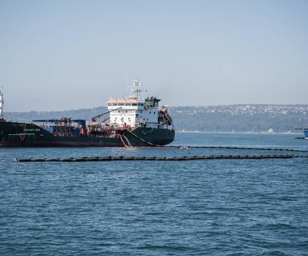 Russia Clears Beaches After Black Sea Oil Spill