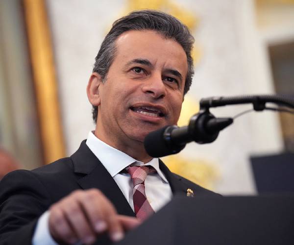 WH Backs FDA Chief Makary After Anti-Abortion Groups Demand His Firing