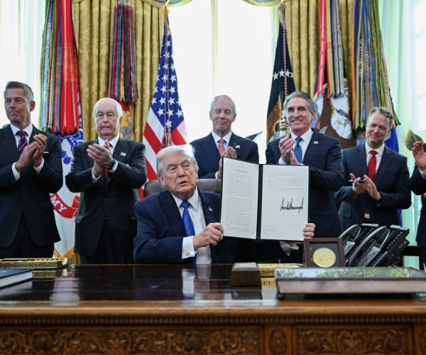 Trump Signs Executive Order for IndyCar Race in D.C.