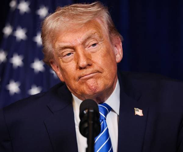 Trump Backs Russia Sanctions Bill Delayed in Congress