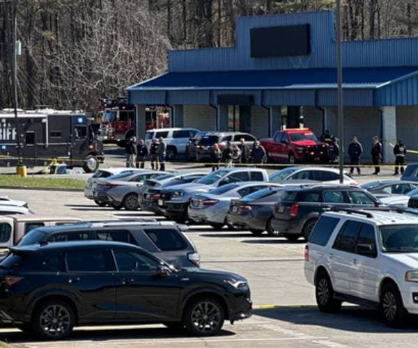 1 Hospitalized, Suspect Wounded in VA Clinic Shooting
