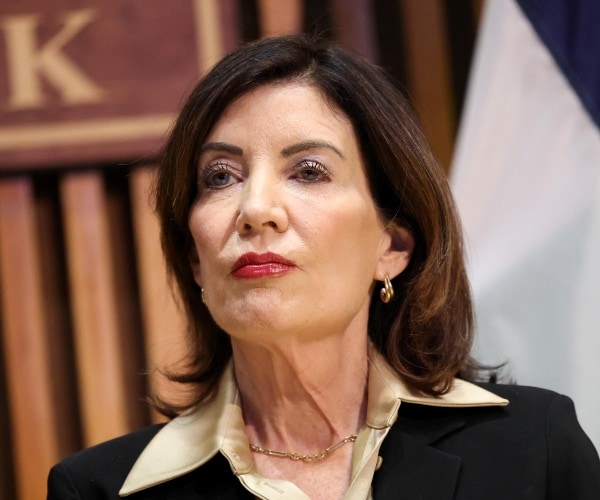 Hochul Eyes Higher Electric Rates for N.Y. Data Centers