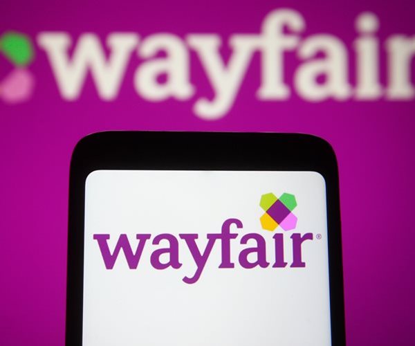 Wayfair to Lay Off 1‚650‚ or 13&amp&semi;#37&semi; of Workforce