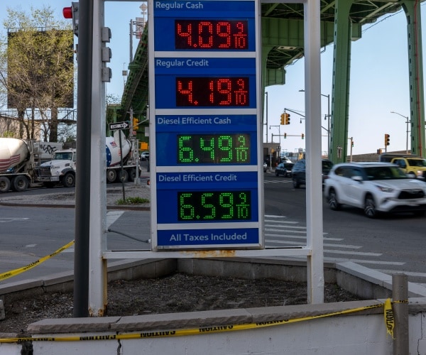Reuters/Ipsos Poll: Americans Blame Trump for Gas Price Surge in Midterm Election Year