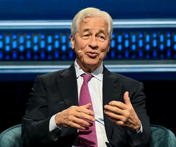 Jamie Dimon Blames 'Militarizing' Govt in Debanking Trump Media