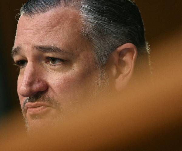 Sen. Cruz's Post on Catholic Role in GOP Gets Backlash