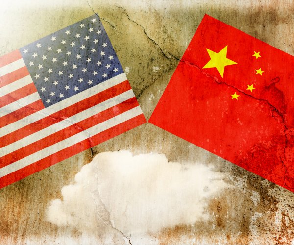 US Considers Missile Launch Notification With China