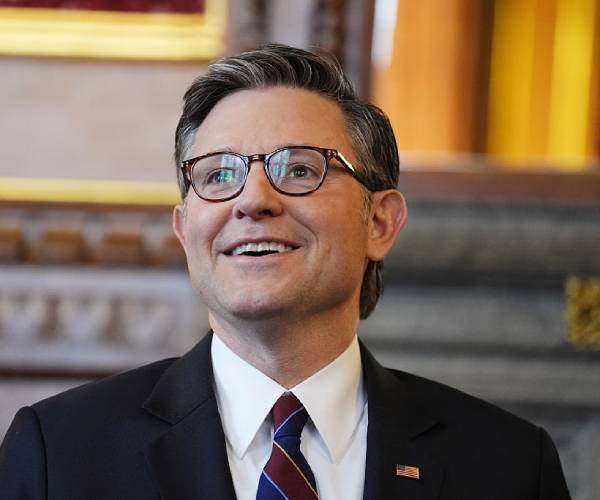 GOP Lawmakers Warm Up to Trump's Push for Greenland