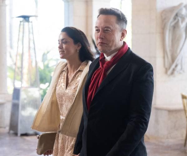 Musk Backs GOP Fight for Midterms