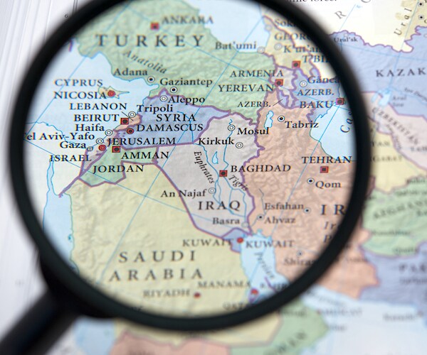 US Personnel Suffer Minor Injuries in Iraq Base Attack